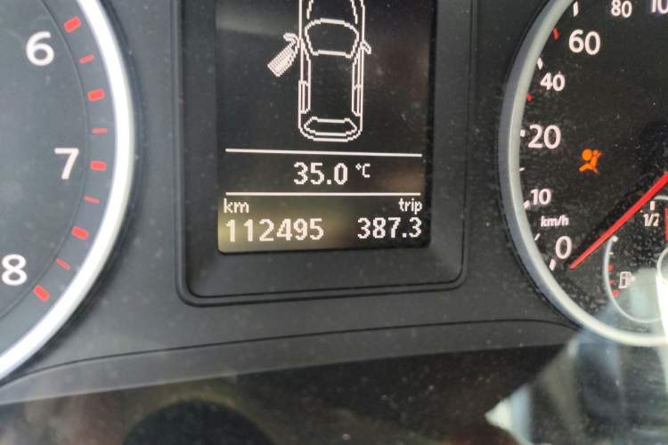 Used Volkswagen Tiguan 2017 300TSI Automatic Two-Wheel Drive Silk Road Comfort Edition Odometer Close Up