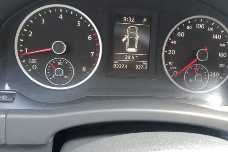 Used Volkswagen Tiguan 2017 300TSI Automatic Two-Wheel Drive Silk Road Comfort Edition Odometer Close Up