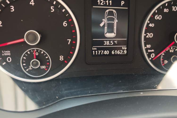 Used Volkswagen Tiguan 2017 300TSI Automatic Two-Wheel Drive Silk Road Luxury Edition Odometer Close Up