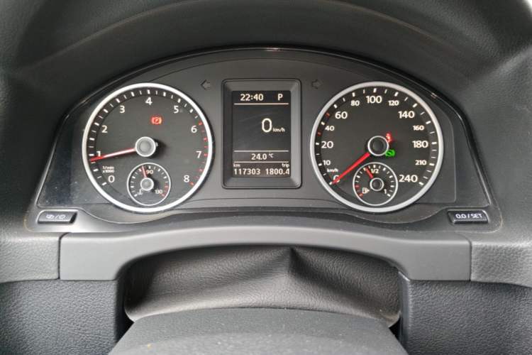 Used Volkswagen Tiguan 2017 300TSI Automatic Two-Wheel Drive Silk Road Luxury Edition Odometer Close Up