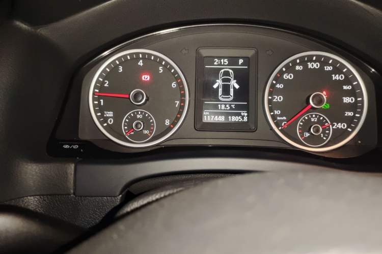 Used Volkswagen Tiguan 2017 300TSI Automatic Two-Wheel Drive Silk Road Comfort Edition Odometer Close Up
