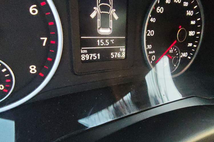 Used Volkswagen Tiguan 2017 300TSI Automatic Two-Wheel Drive Silk Road Comfort Edition Odometer Close Up