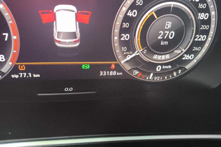 Used Volkswagen Tiguan 2017 330TSI All-Wheel-Drive Innovation Model Odometer Close Up