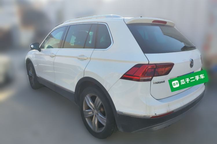 Used Volkswagen Tiguan 2017 330TSI All-Wheel-Drive Innovation Model Rear Left 45 Deg