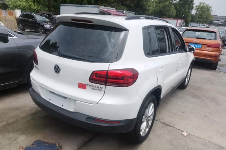 Used Volkswagen Tiguan 2017 300TSI Automatic Two-Wheel Drive Silk Road Comfort Edition Rear Right 45 Deg