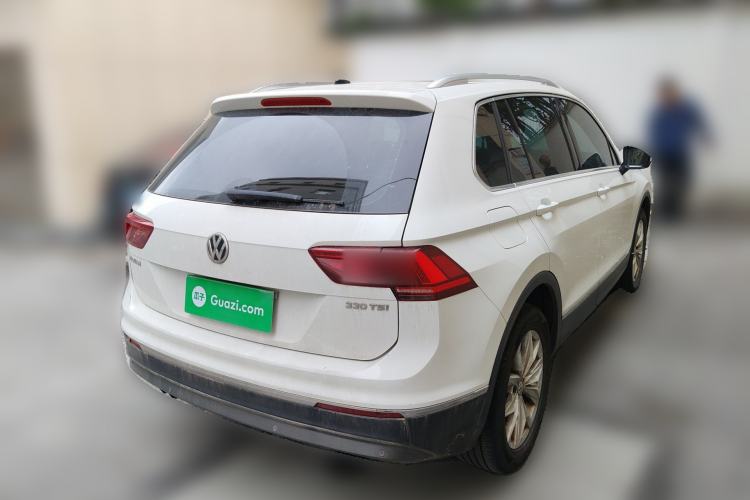 Used Volkswagen Tiguan 2017 330TSI All-Wheel-Drive Innovation Model Rear Right 45 Deg