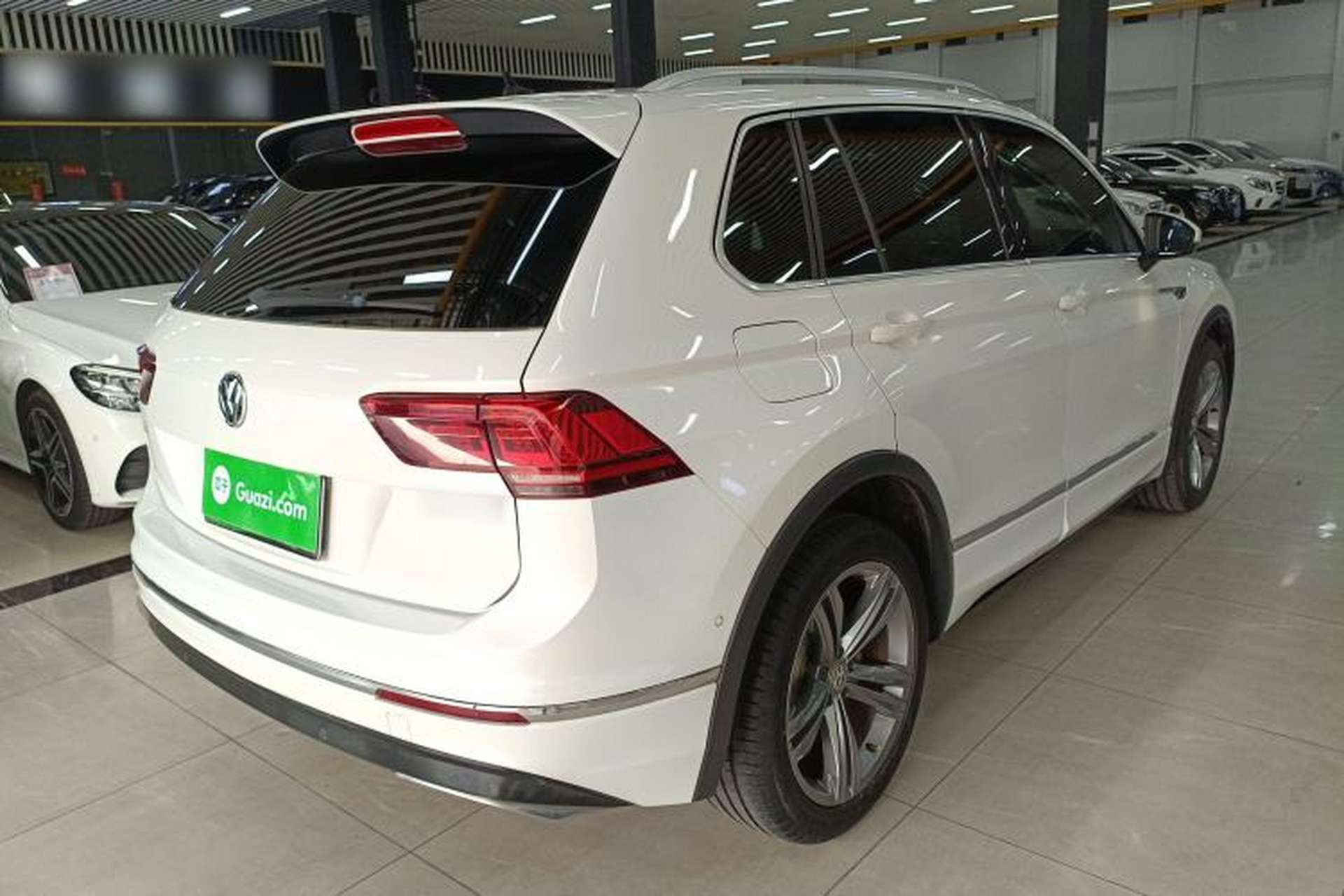 Used Volkswagen Tiguan 2017 380TSI Four-Wheel Drive R-Line Rear Right 45 Deg