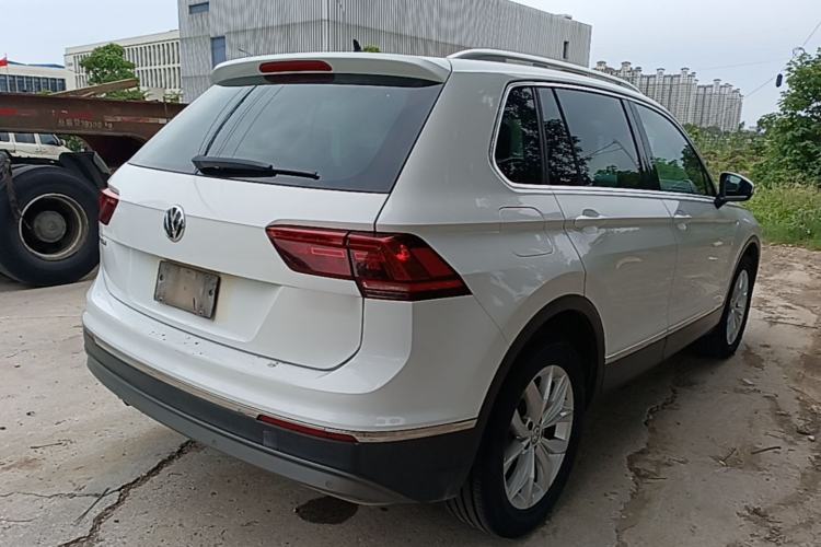 Used Volkswagen Tiguan 2017 330TSI All-Wheel-Drive Innovation Model Rear Right 45 Deg