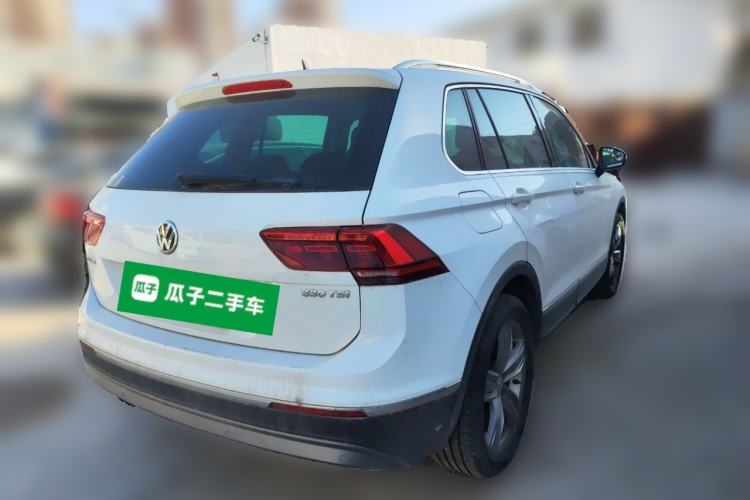 Used Volkswagen Tiguan 2017 330TSI All-Wheel-Drive Innovation Model Rear Right 45 Deg