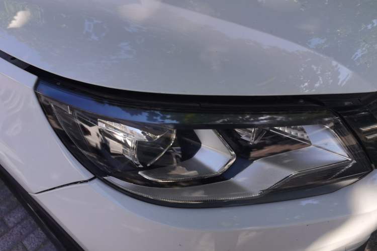 Used Volkswagen Tiguan 2017 300TSI Automatic Two-Wheel Drive Silk Road Comfort Edition Right Front Headlight