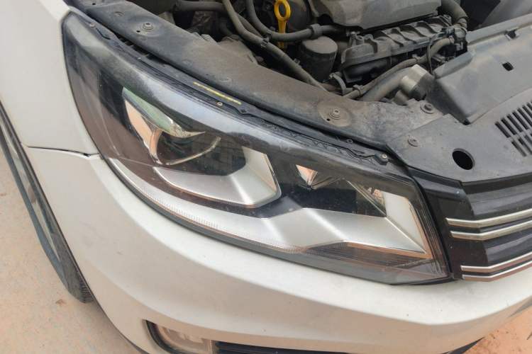 Used Volkswagen Tiguan 2017 300TSI Automatic Two-Wheel Drive Silk Road Comfort Edition Right Front Headlight
