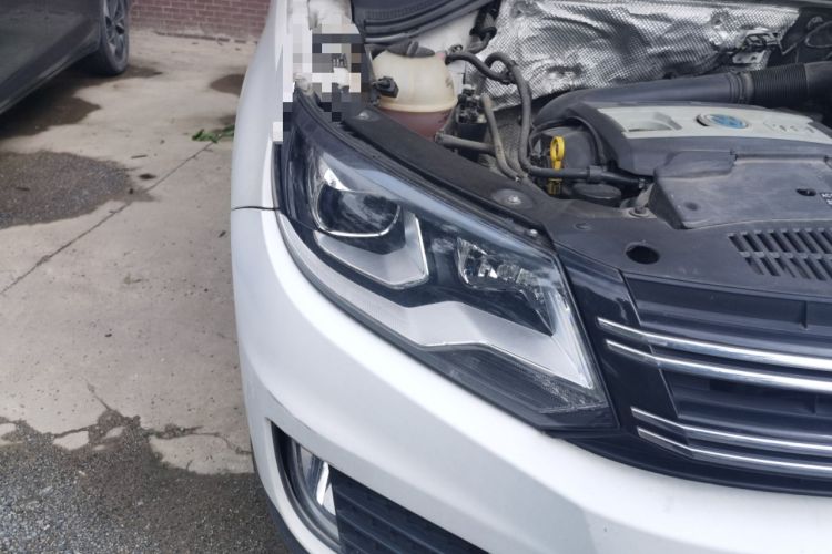 Used Volkswagen Tiguan 2017 300TSI Automatic Two-Wheel Drive Silk Road Comfort Edition Right Front Headlight