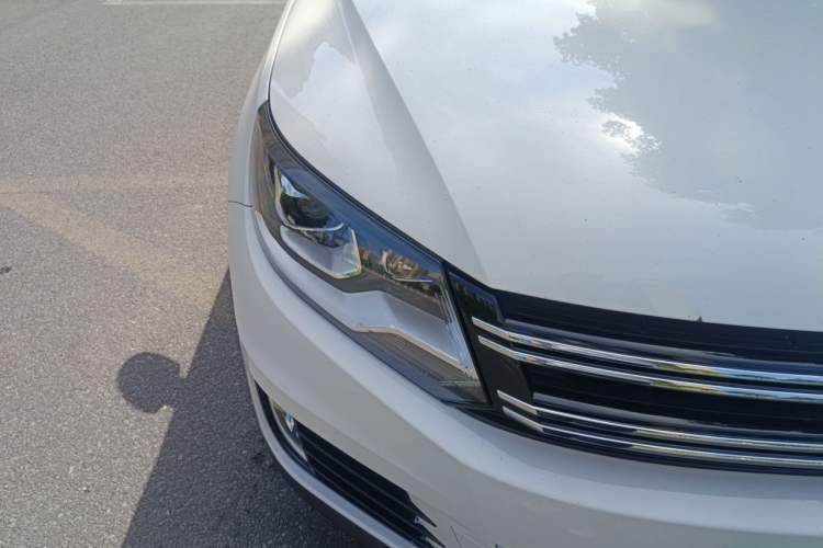 Used Volkswagen Tiguan 2017 300TSI Automatic Two-Wheel Drive Silk Road Comfort Edition Right Front Headlight