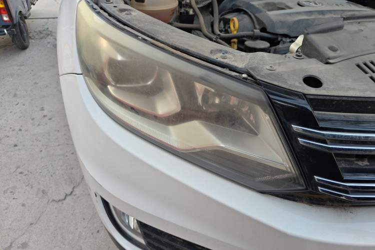 Used Volkswagen Tiguan 2017 300TSI Automatic Two-Wheel Drive Silk Road Comfort Edition Right Front Headlight