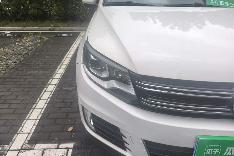 Used Volkswagen Tiguan 2017 300TSI Automatic Two-Wheel Drive Silk Road Luxury Edition Right Front Headlight