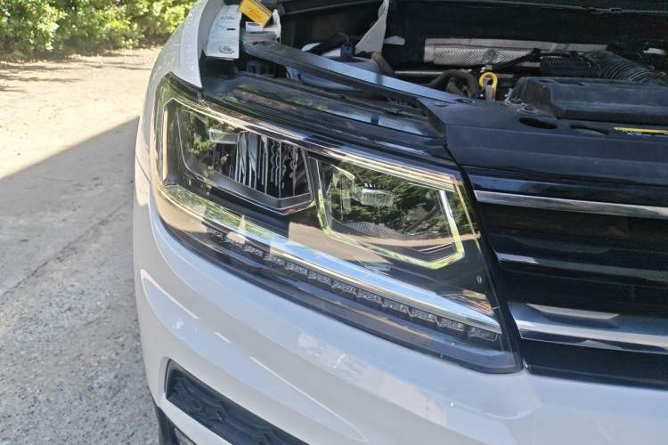 Used Volkswagen Tiguan 2017 280TSI Two-Wheel-Drive Elite Version Right Front Headlight