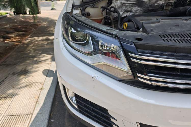 Used Volkswagen Tiguan 2017 300TSI Automatic Two-Wheel Drive Silk Road Comfort Edition Right Front Headlight