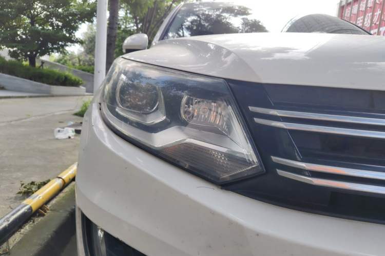 Used Volkswagen Tiguan 2017 300TSI Automatic Two-Wheel Drive Silk Road Comfort Edition Right Front Headlight