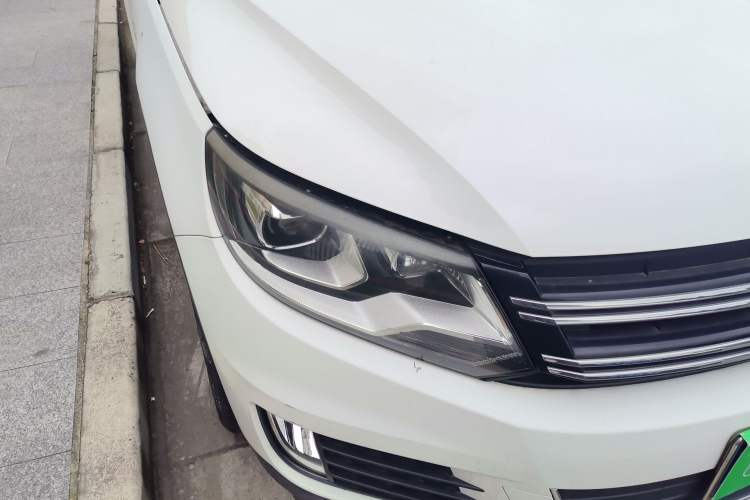 Used Volkswagen Tiguan 2017 300TSI Automatic Two-Wheel Drive Silk Road Comfort Edition Right Front Headlight