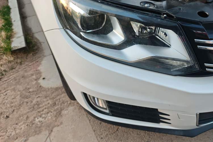 Used Volkswagen Tiguan 2017 300TSI Automatic Two-Wheel Drive Silk Road Comfort Edition Right Front Headlight