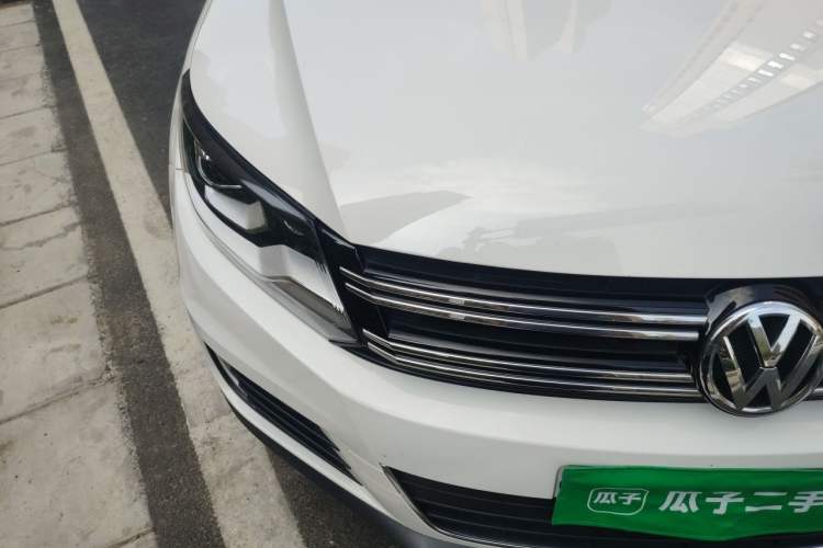 Used Volkswagen Tiguan 2017 300TSI Automatic Two-Wheel Drive Silk Road Comfort Edition Right Front Headlight