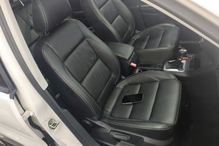 Used Volkswagen Tiguan 2017 300TSI Automatic Two-Wheel Drive Silk Road Comfort Edition Right Front Seat