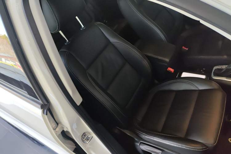 Used Volkswagen Tiguan 2017 300TSI Automatic Two-Wheel Drive Silk Road Comfort Edition Right Front Seat