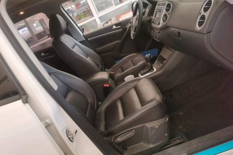 Used Volkswagen Tiguan 2017 300TSI Automatic Two-Wheel Drive Silk Road Comfort Edition Right Front Seat