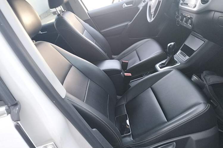 Used Volkswagen Tiguan 2017 300TSI Automatic Two-Wheel Drive Silk Road Luxury Edition Right Front Seat