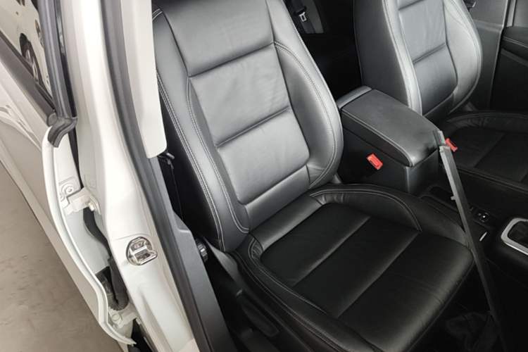 Used Volkswagen Tiguan 2017 300TSI Automatic Two-Wheel Drive Silk Road Comfort Edition Right Front Seat