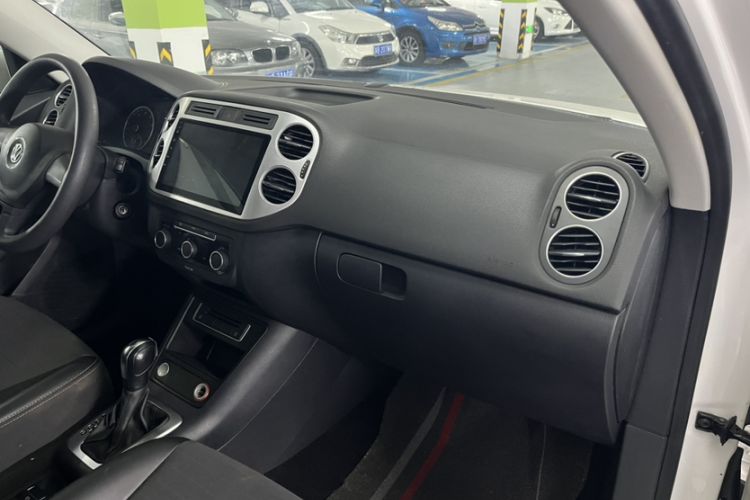 Used Volkswagen Tiguan 2017 300TSI Automatic Two-Wheel Drive Silk Road Luxury Edition Right Front Seat