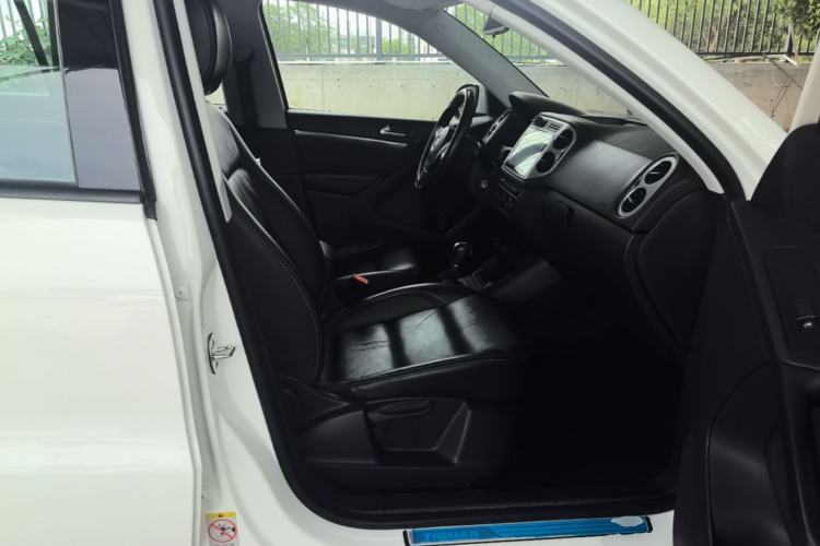 Used Volkswagen Tiguan 2017 300TSI Automatic Two-Wheel Drive Silk Road Comfort Edition Right Front Seat
