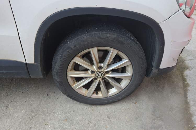 Used Volkswagen Tiguan 2017 300TSI Automatic Two-Wheel Drive Silk Road Comfort Edition Right Front Wheel Hub