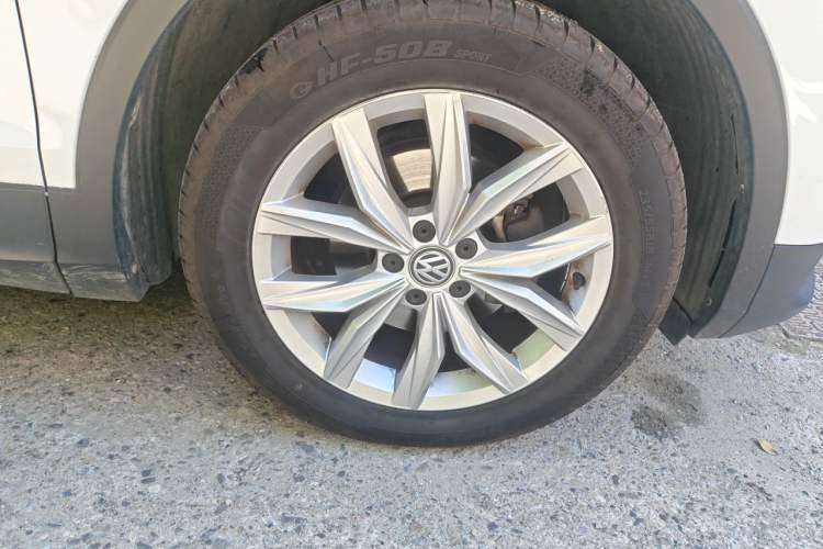 Used Volkswagen Tiguan 2017 280TSI Two-Wheel-Drive Elite Version Right Front Wheel Hub