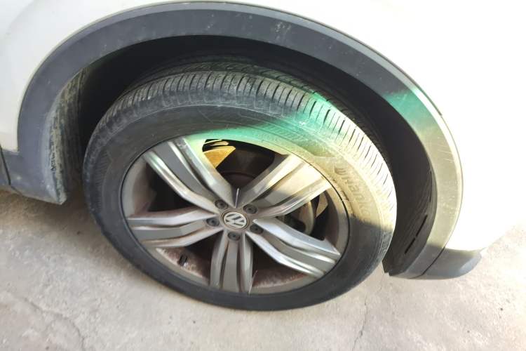 Used Volkswagen Tiguan 2017 330TSI All-Wheel-Drive Innovation Model Right Front Wheel Hub