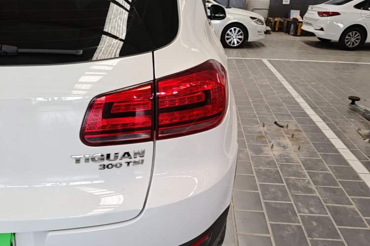 Used Volkswagen Tiguan 2017 300TSI Automatic Two-Wheel Drive Silk Road Comfort Edition Right Rear Taillight