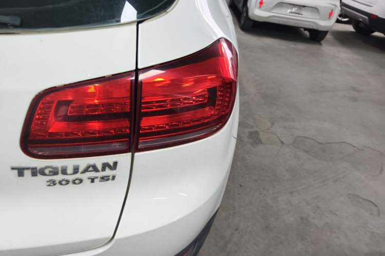 Used Volkswagen Tiguan 2017 300TSI Automatic Two-Wheel Drive Silk Road Comfort Edition Right Rear Taillight