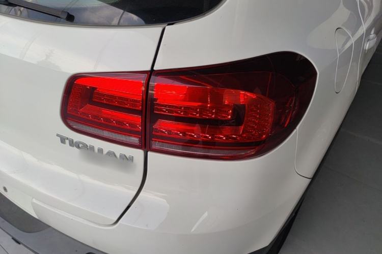 Used Volkswagen Tiguan 2017 300TSI Automatic Two-Wheel Drive Silk Road Luxury Edition Right Rear Taillight