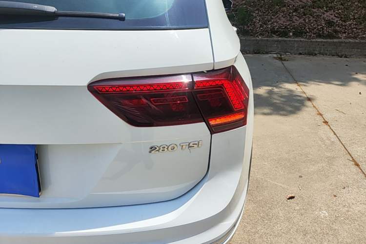 Used Volkswagen Tiguan 2017 280TSI Two-Wheel-Drive Elite Version Right Rear Taillight