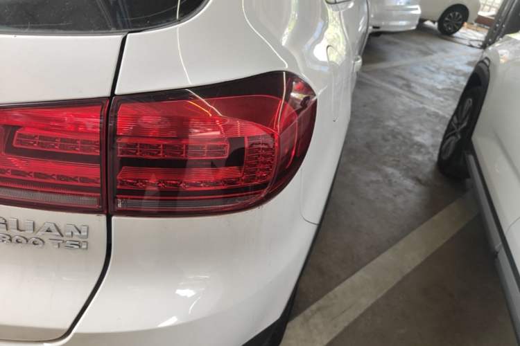 Used Volkswagen Tiguan 2017 300TSI Automatic Two-Wheel Drive Silk Road Comfort Edition Right Rear Taillight