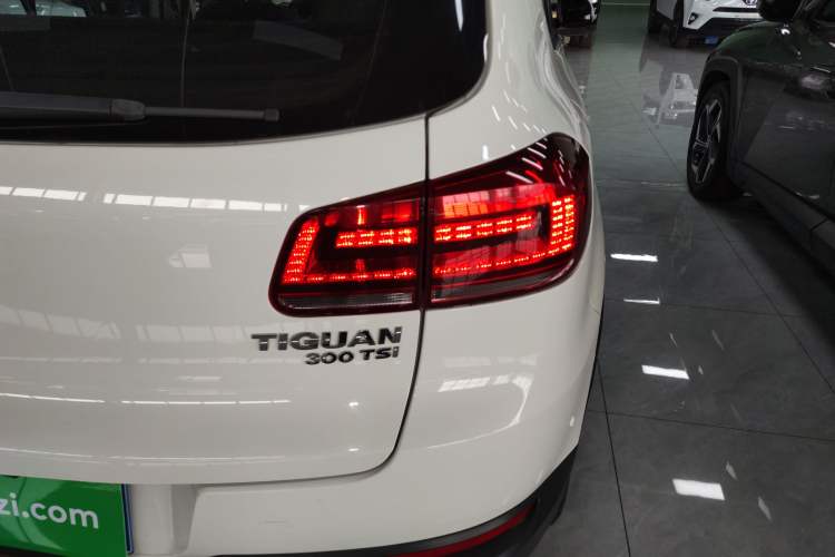 Used Volkswagen Tiguan 2017 300TSI Automatic Two-Wheel Drive Silk Road Comfort Edition Right Rear Taillight
