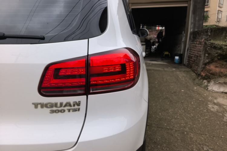 Used Volkswagen Tiguan 2017 300TSI Automatic Two-Wheel Drive Silk Road Luxury Edition Right Rear Taillight