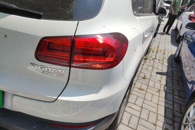 Used Volkswagen Tiguan 2017 300TSI Automatic Two-Wheel Drive Silk Road Luxury Edition Right Rear Taillight