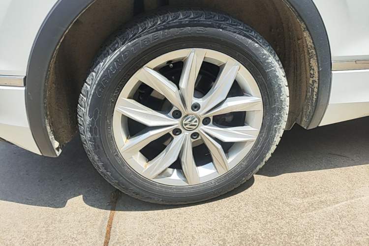 Used Volkswagen Tiguan 2017 280TSI Two-Wheel-Drive Elite Version Right Rear Wheel Hub