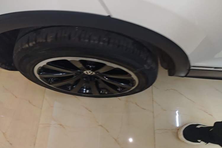 Used Volkswagen Tiguan 2017 330TSI All-Wheel-Drive Innovation Model Right Rear Wheel Hub