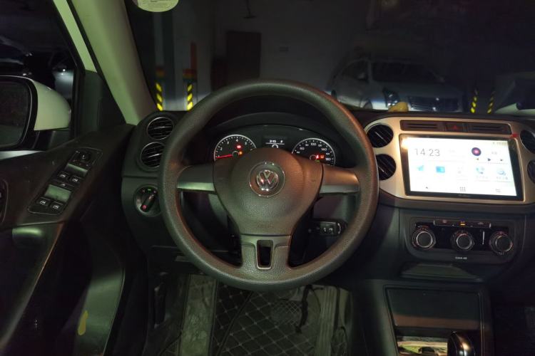 Used Volkswagen Tiguan 2017 300TSI Automatic Two-Wheel Drive Silk Road Luxury Edition Steering Wheel