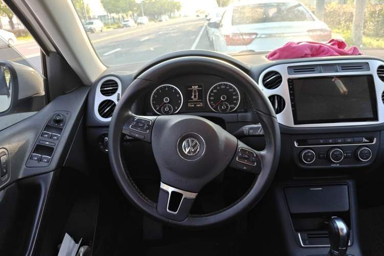 Used Volkswagen Tiguan 2017 300TSI Automatic Two-Wheel Drive Silk Road Comfort Edition Steering Wheel