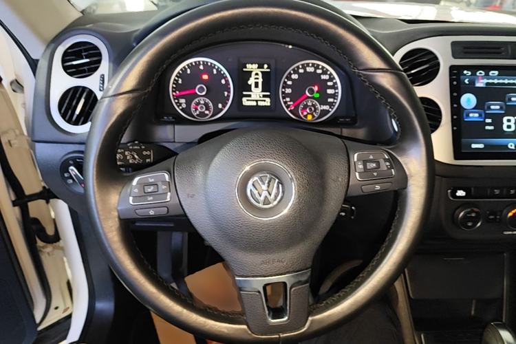 Used Volkswagen Tiguan 2017 300TSI Automatic Two-Wheel Drive Silk Road Comfort Edition Steering Wheel