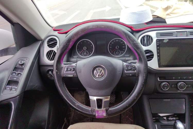 Used Volkswagen Tiguan 2017 300TSI Automatic Two-Wheel Drive Silk Road Comfort Edition Steering Wheel