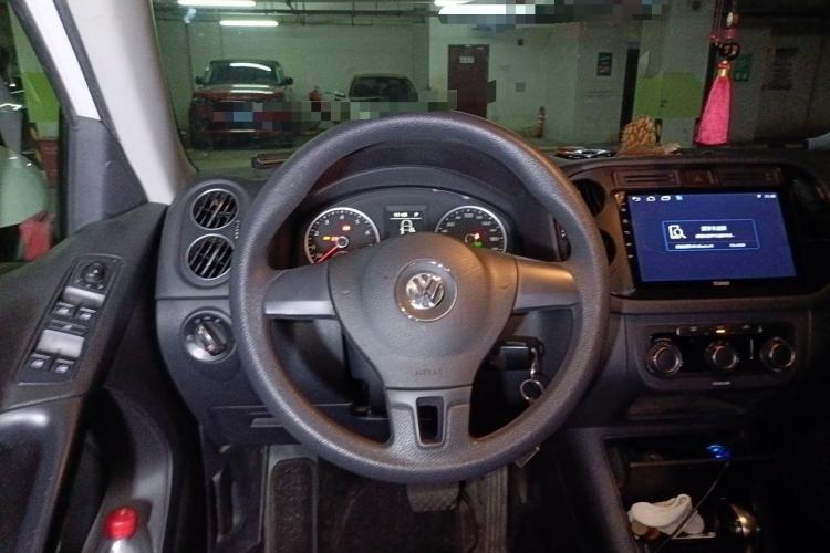 Used Volkswagen Tiguan 2017 300TSI Automatic Two-Wheel Drive Silk Road Luxury Edition Steering Wheel